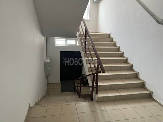 Продам двухкомнатную (2-комн.) квартиру, Набережная ул, 1к6, Каневская ст-ца