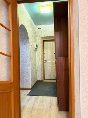 Продам двухкомнатную (2-комн.) квартиру, Козьмодемьянская ул, 3/6, Великий Новгород г