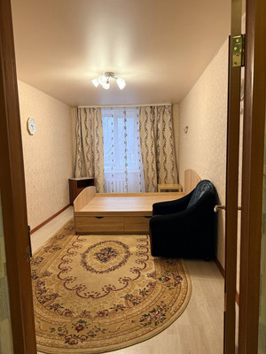 Продам двухкомнатную (2-комн.) квартиру, Козьмодемьянская ул, 3/6, Великий Новгород г