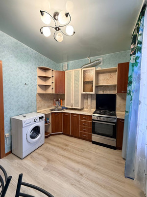 Продам двухкомнатную (2-комн.) квартиру, Козьмодемьянская ул, 3/6, Великий Новгород г