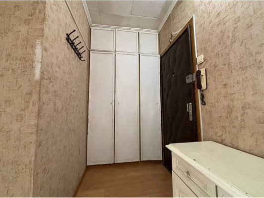 Продам однокомнатную (1-комн.) квартиру, Миклухо-Маклая ул, 27к1, Москва г