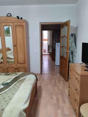 Продам трехкомнатную (3-комн.) квартиру, Маршала Кошевого ул, 60, Волгодонск г