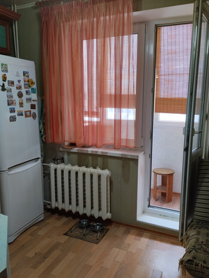 Продам трехкомнатную (3-комн.) квартиру, Маршала Кошевого ул, 60, Волгодонск г