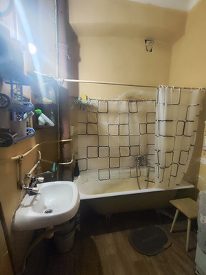 Продам 2-комн. в 5-комн. квартире, Псковская ул, 5А, Санкт-Петербург г