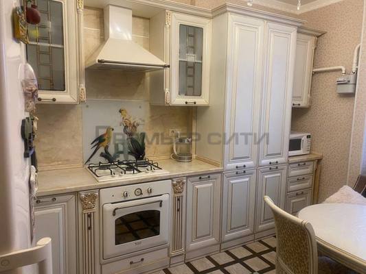 Продам трехкомнатную (3-комн.) квартиру, Калужского Ополчения ул, 3к1, Калуга г