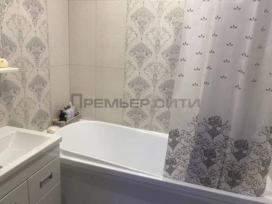 Продам трехкомнатную (3-комн.) квартиру, Калужского Ополчения ул, 3к1, Калуга г