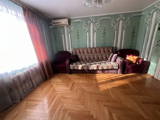 Продам трехкомнатную (3-комн.) квартиру, Азовская ул, 6, Армавир г
