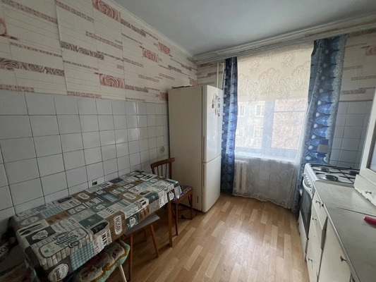 Продам трехкомнатную (3-комн.) квартиру, Азовская ул, 6, Армавир г