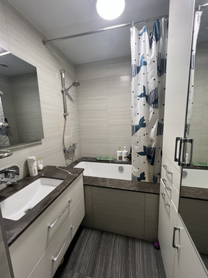 Продам трехкомнатную (3-комн.) квартиру, Онежская ул, 1, Тельмана п