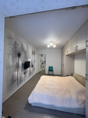 Продам трехкомнатную (3-комн.) квартиру, Онежская ул, 1, Тельмана п