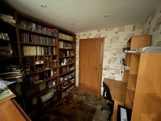 Продам многокомнатную квартиру, Ломоносова ул, 21/10, Мурманск г