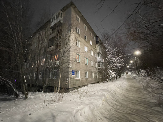 Продам многокомнатную квартиру, Ломоносова ул, 21/10, Мурманск г