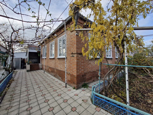 Продам дом, Первомайская ул, Славянск-на-Кубани г, 0 км от города