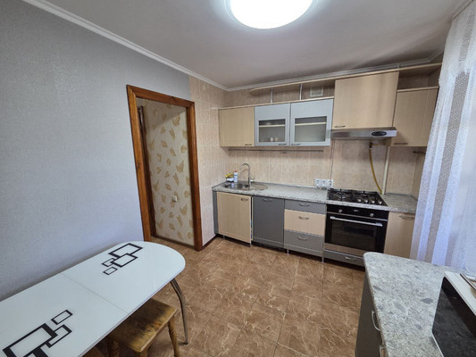 Продам трехкомнатную (3-комн.) квартиру, Поповкина ул, 55, Симферополь г