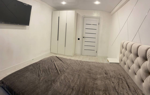 Продам трехкомнатную (3-комн.) квартиру, Маршала Блюхера пр-кт, 65, Санкт-Петербург г