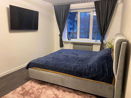 Продам трехкомнатную (3-комн.) квартиру, Маршала Блюхера пр-кт, 65, Санкт-Петербург г