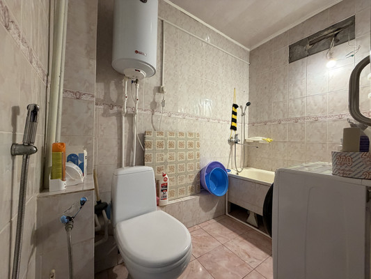 Продам однокомнатную (1-комн.) квартиру, 60 лет Октября ул, 25, Симферополь г