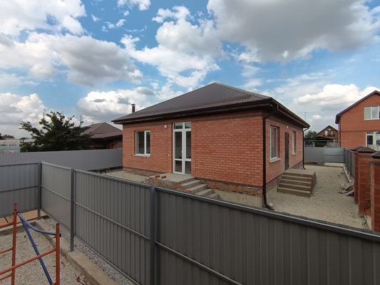 Продам дом, Дзержинского ул, Славянск-на-Кубани г, 0 км от города