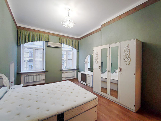 Продам трехкомнатную (3-комн.) квартиру, Рубинштейна ул, 11, Санкт-Петербург г