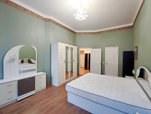 Продам трехкомнатную (3-комн.) квартиру, Рубинштейна ул, 11, Санкт-Петербург г