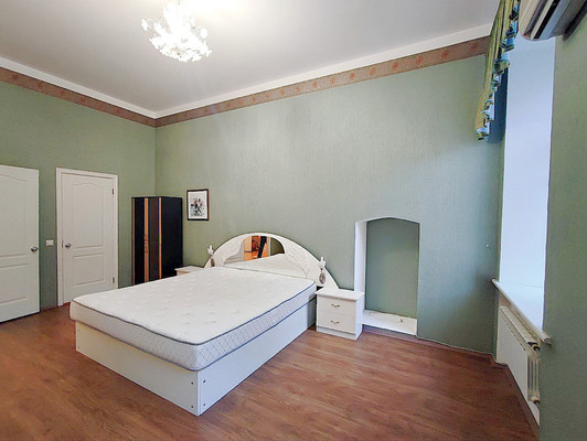 Продам трехкомнатную (3-комн.) квартиру, Рубинштейна ул, 11, Санкт-Петербург г