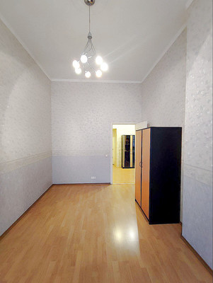 Продам трехкомнатную (3-комн.) квартиру, Рубинштейна ул, 11, Санкт-Петербург г