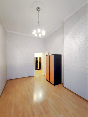 Продам трехкомнатную (3-комн.) квартиру, Рубинштейна ул, 11, Санкт-Петербург г