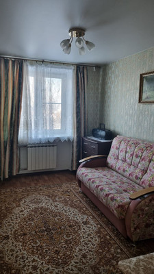 Продам трехкомнатную (3-комн.) квартиру, Геологическая ул, 75к1, Красное Село г