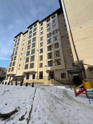 Продам двухкомнатную (2-комн.) квартиру, Ашурова ул, 1, Нальчик г