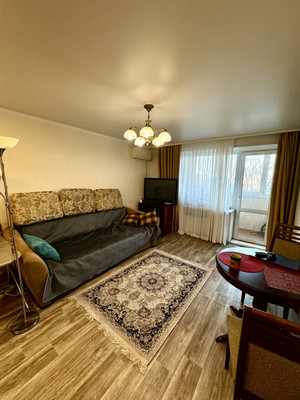 Продам двухкомнатную (2-комн.) квартиру, Чапаева ул, 112, Воронеж г