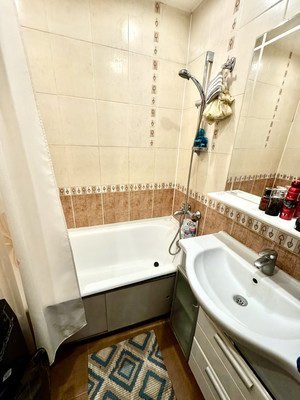 Продам двухкомнатную (2-комн.) квартиру, Чапаева ул, 112, Воронеж г