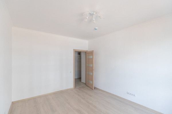 Продам двухкомнатную (2-комн.) квартиру, Бескудниковский б-р, 50к1, Москва г