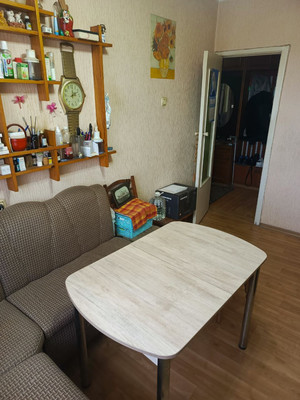 Продам трехкомнатную (3-комн.) квартиру, 60 лет Октября ул, 13/64, Симферополь г