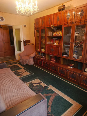 Продам трехкомнатную (3-комн.) квартиру, 60 лет Октября ул, 13/64, Симферополь г