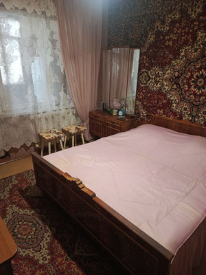 Продам трехкомнатную (3-комн.) квартиру, 60 лет Октября ул, 13/64, Симферополь г