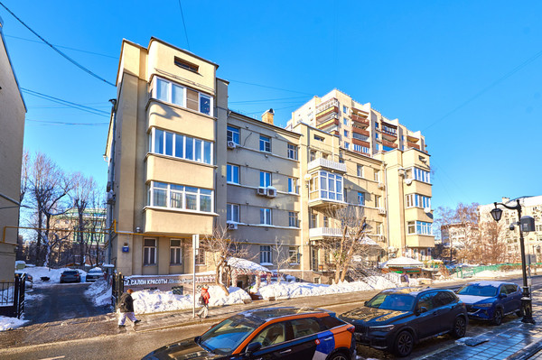 Продам трехкомнатную (3-комн.) квартиру, Бронная М. ул, 17, Москва г