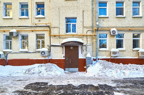 Продам трехкомнатную (3-комн.) квартиру, Бронная М. ул, 17, Москва г