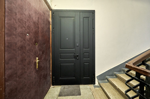 Продам трехкомнатную (3-комн.) квартиру, Бронная М. ул, 17, Москва г