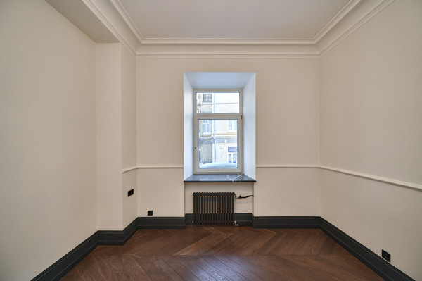 Продам трехкомнатную (3-комн.) квартиру, Бронная М. ул, 17, Москва г