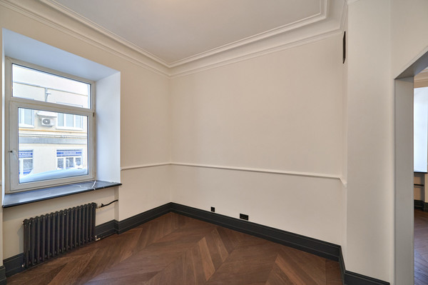 Продам трехкомнатную (3-комн.) квартиру, Бронная М. ул, 17, Москва г