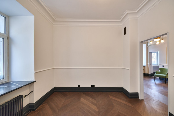 Продам трехкомнатную (3-комн.) квартиру, Бронная М. ул, 17, Москва г