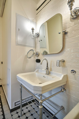 Продам трехкомнатную (3-комн.) квартиру, Бронная М. ул, 17, Москва г