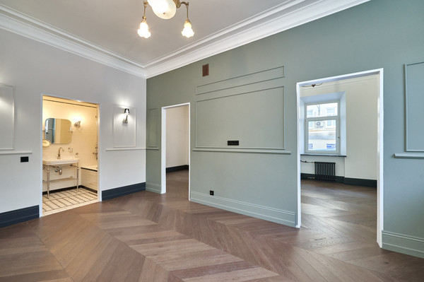 Продам трехкомнатную (3-комн.) квартиру, Бронная М. ул, 17, Москва г