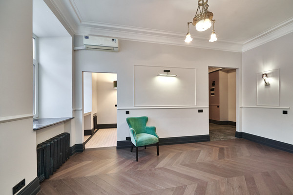 Продам трехкомнатную (3-комн.) квартиру, Бронная М. ул, 17, Москва г