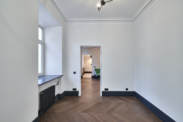 Продам трехкомнатную (3-комн.) квартиру, Бронная М. ул, 17, Москва г