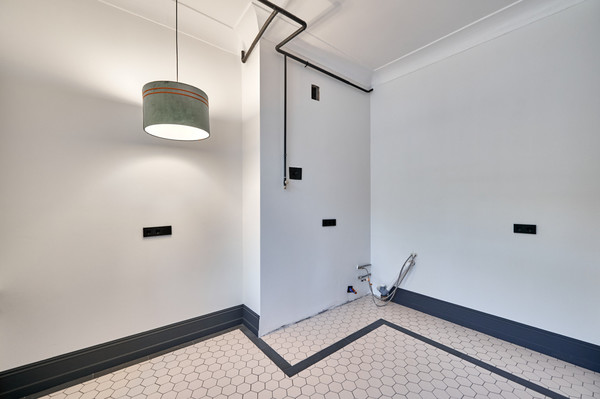 Продам трехкомнатную (3-комн.) квартиру, Бронная М. ул, 17, Москва г