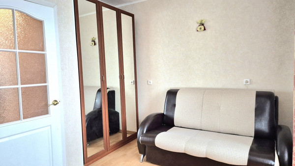 Продам двухкомнатную (2-комн.) квартиру, Рощинская ул, 11А, Гатчина г