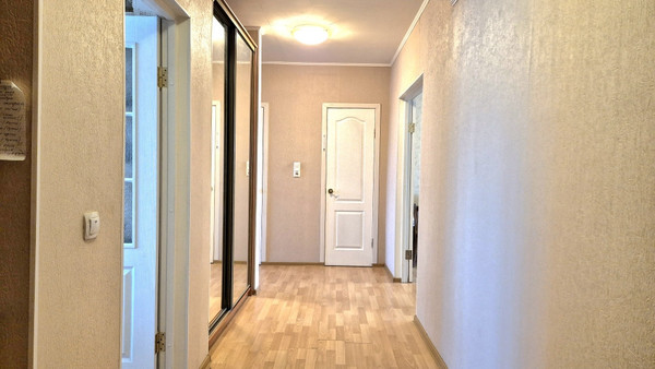 Продам двухкомнатную (2-комн.) квартиру, Рощинская ул, 11А, Гатчина г