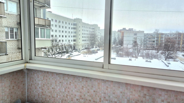 Продам двухкомнатную (2-комн.) квартиру, Рощинская ул, 11А, Гатчина г