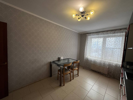 Продам двухкомнатную (2-комн.) квартиру, Донецкая ул, 10к1, Москва г